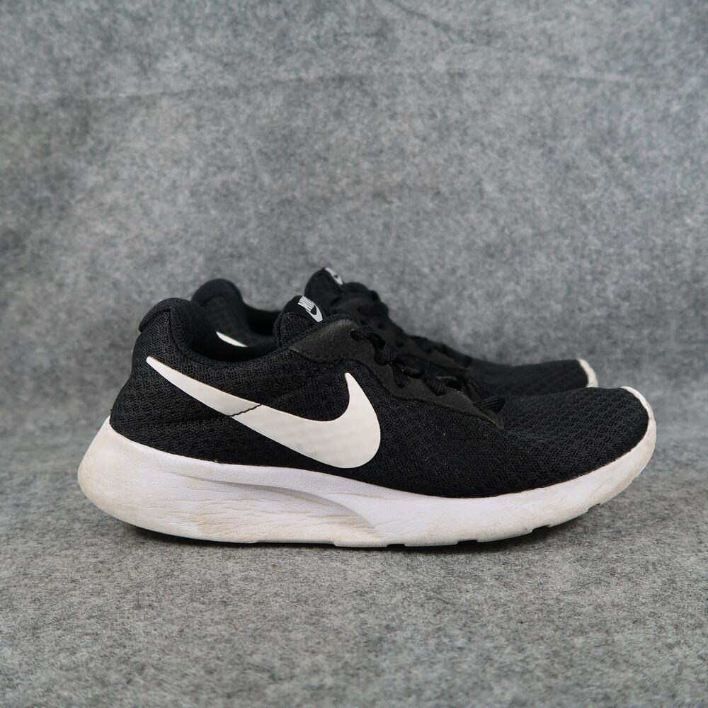 Nike Shoes Womens 6 Sneakers Tanjun Running Casual Lifestyle Black White Comfort